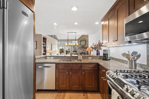 Condo, 3 Bedrooms | Private kitchen | Fridge, oven, coffee/tea maker, toaster - Slopeside Paradise Penthouse At Lift 7, Views, Fireplace, Deck, Hot Tub 3 Bedroom Condo by RedAwning (Telluride)