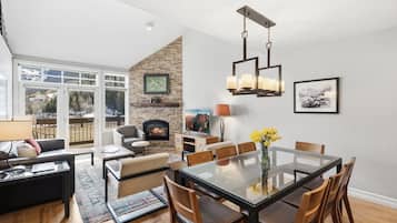 Condo, 3 Bedrooms | Interior