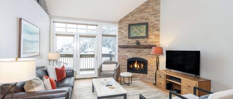 คอนโด, 3 ห้องนอน | บริเวณนั่งเล่น