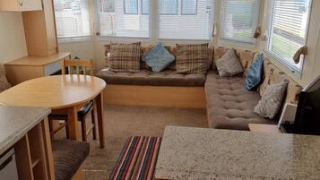 Cabin, Berbilang Katil | Ruang tamu | Pendiangan