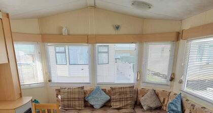 Beautiful 2-bed Caravan in Abergele Town