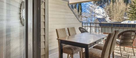 Condo, 2 Bedrooms | Outdoor dining