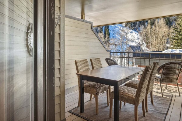 Condo, 2 Bedrooms | Outdoor dining