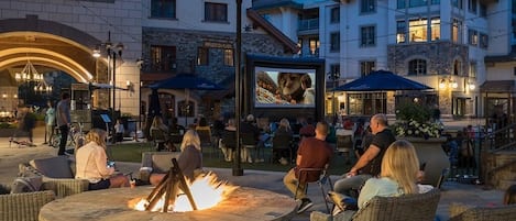 Condo, 2 habitaciones | Restaurante al aire libre