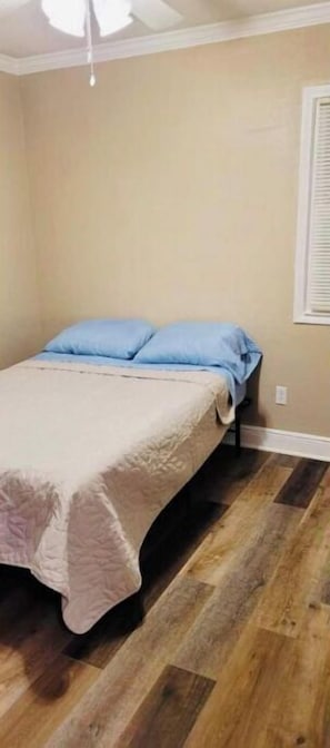 3 bedrooms, free WiFi, bed sheets - Home in Pensacola family friendly (Pensacola)
