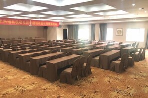 Unclassified image, 4 of 45, button - Wanjia Oriental Hotel (Nanjing County)