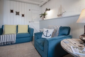 32-inch Smart TV with cable channels, TV - The Old Spa - 2 Bedroom Cottage - Pleasant Valley (Narberth)