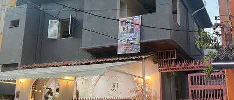 Fachada del alojamiento