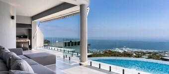 The View CampsBay w/inifinity pool -5 mins from Beach