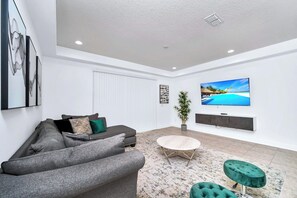 TV - Big Screen Movie Nights! Champions Gate Resort Close 2 Disney! 8165 (Davenport)