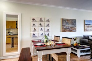 Dining - 2 La Mer - Side-sea & garden view (KwaZuluNatal,)