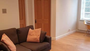 Apartment, Multiple Beds | Living area