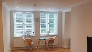 Appartement, plusieurs lits | Restauration