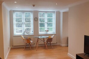 Apartment, Multiple Beds | Dining
