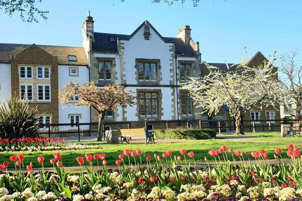 Apartment, Multiple Beds | Exterior - Stunning 2-bed Apartment in Banbury (Banbury)