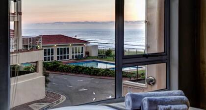 5 La Mer - Side-sea, garden & pool view