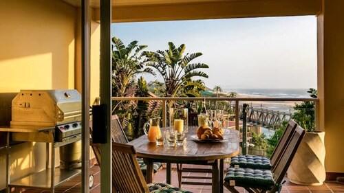 37 La Mer - Sea, estuary and coastline view