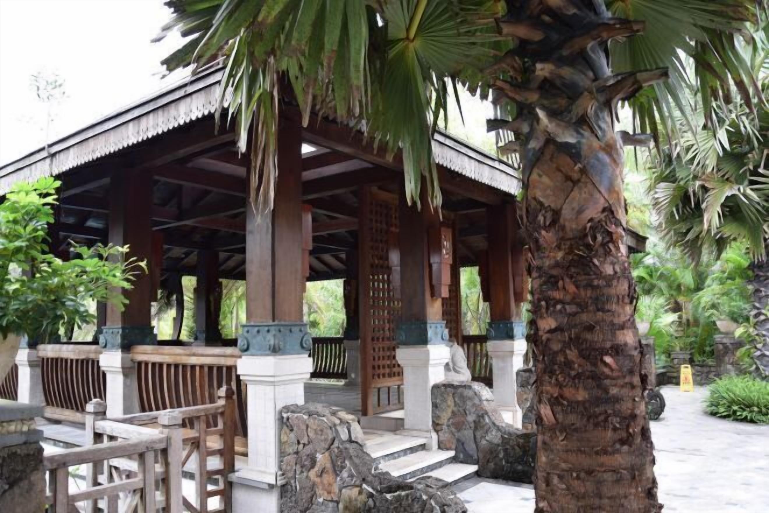 المنشأة من الداخل