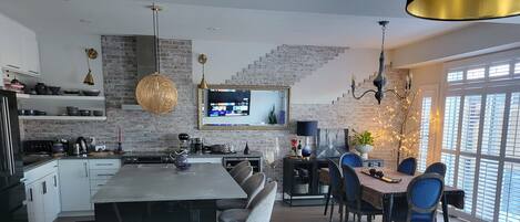 Kühlschrank, Ofen, Herdplatte, Geschirrspüler