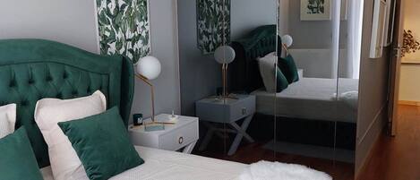 2 quartos, ferros/tábuas de passar roupa, Wi-Fi de cortesia