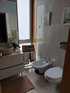 Hair dryer, towels