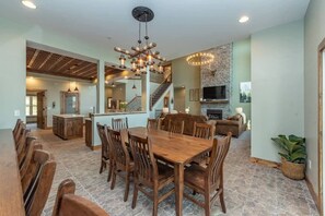 Dining Room - Lazy Creek - Deep Creek Lake - Indoor Lazy River , Boat Dock rental available May-Sept. 2026 (Deep Creek)