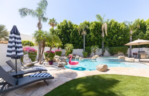 Outdoor pool, a heated pool - Desert Oasis in Val Vista Lakes - Heated Pool (Gilbert)