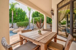 Outdoor dining
