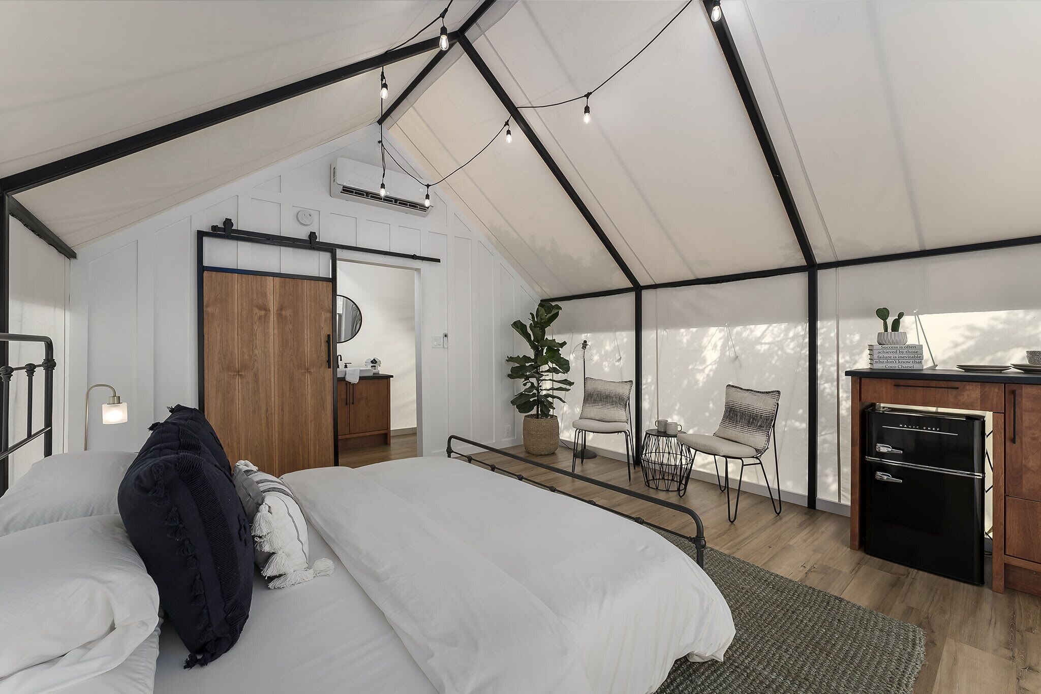 1 多间卧室、熨斗/熨衣板、WiFi、床单