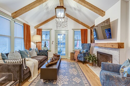 Completely Renovated Historical Cottage -- Walking distance to Downtown Franklin