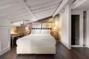 Suite, Terrace | Peti besi dalam bilik, meja, kalis bunyi, seterika/papan seterika 