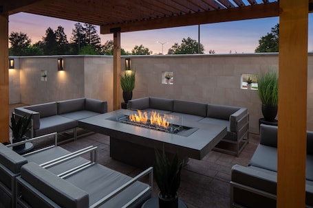 Terrazza/patio. Hyatt House Vacaville