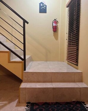 Interior - Cozy Two (2) bedroom townhouse with secure parking (Gasparillo)