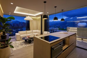 Interior - 2Br, Hot Tub, Terrace, Pool, AC, 300mb, wake 1415 (Medellín)