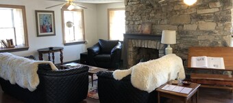 The Flat above Horn O Plenty Freshtaurant