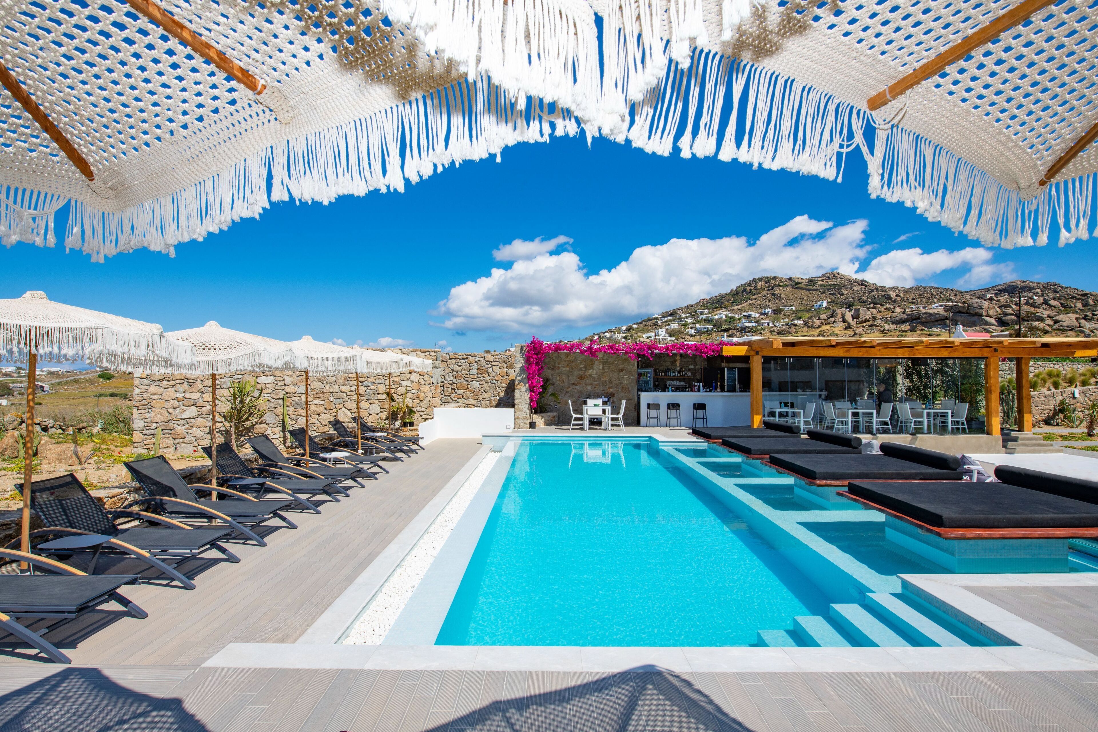 2 outdoor pools, open 9:00 AM to 9:00 PM, sun loungers