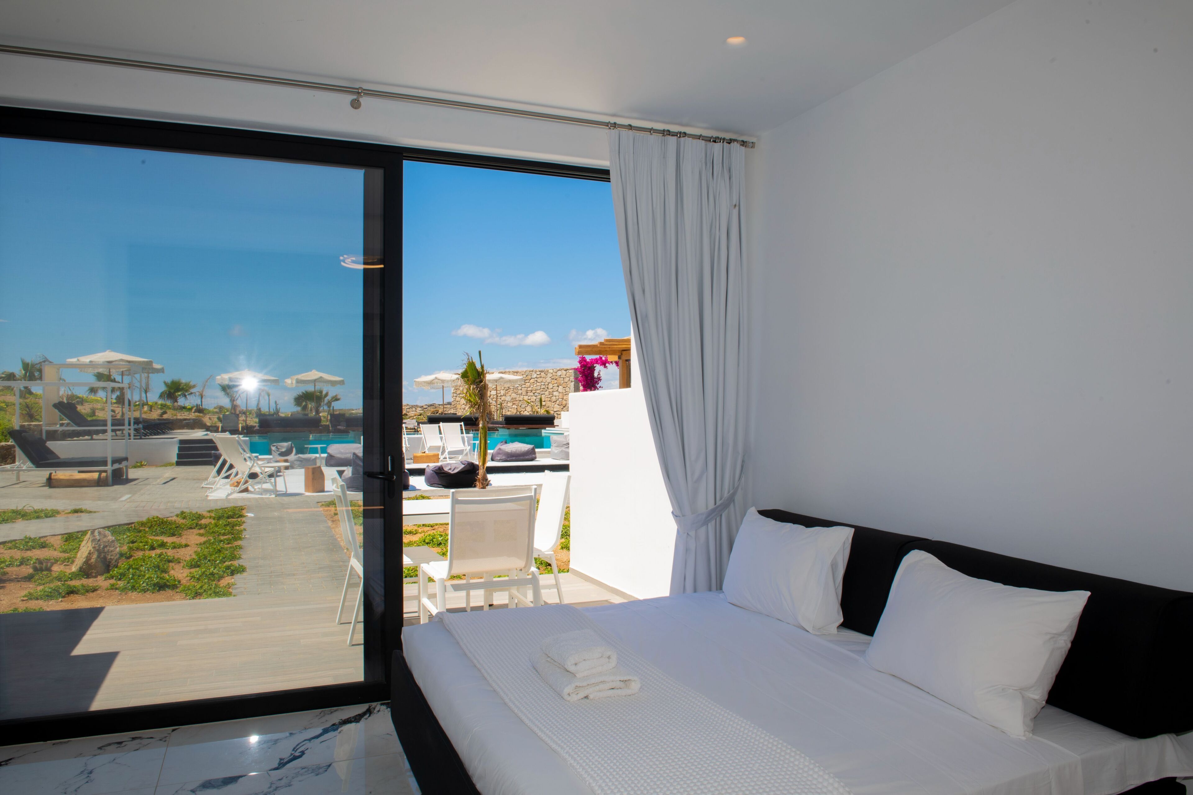 Photo - Bianco a Nero Mykonos