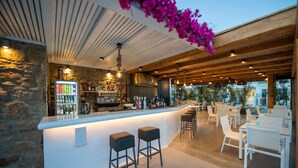 Bar ved bassenget