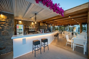 Poolbar