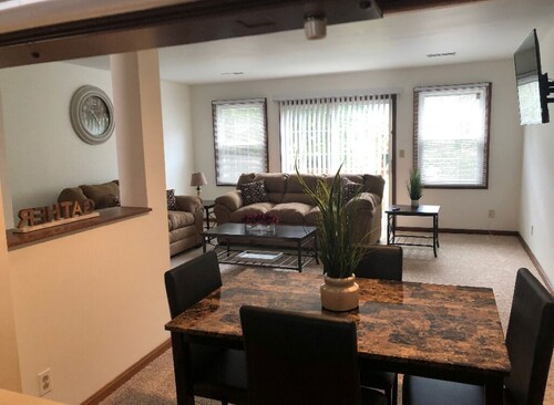 Royal Retreat Downtown-Convention Center