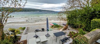 Findling apartment right on the lake with its own beach, great lake view and terrace