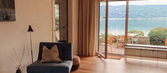 Findling apartment right on the lake with its own beach, great lake view and terrace