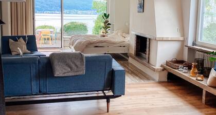 Findling apartment right on the lake with its own beach, great lake view and terrace