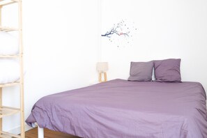 2 chambres, fer et planche à repasser, Wi-Fi gratuit, draps fournis