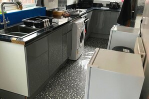 微波炉、烤箱、炉灶