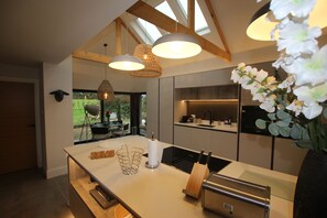 Fridge, microwave, oven - LUXURY WOODLAND RETREAT (Saint Breock, Wadebridge)