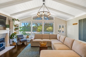 TV, fireplace, offices