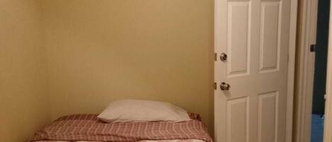 1 bedroom, laptop workspace, iron/ironing board, free WiFi