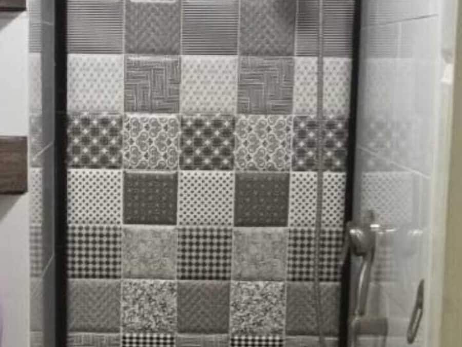 Economy Room | Bathroom | Free toiletries, towels, soap, shampoo