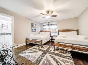Room - Fun, Spacious Home w/ Private Porch and Balcony! (Nashville)